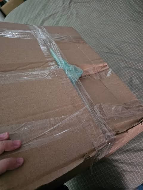 Customer's photo of the received parcel